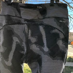 NIKE DRI-FIT Athletic Leggings, Black, Grey & White Mod Print, Mint Condition